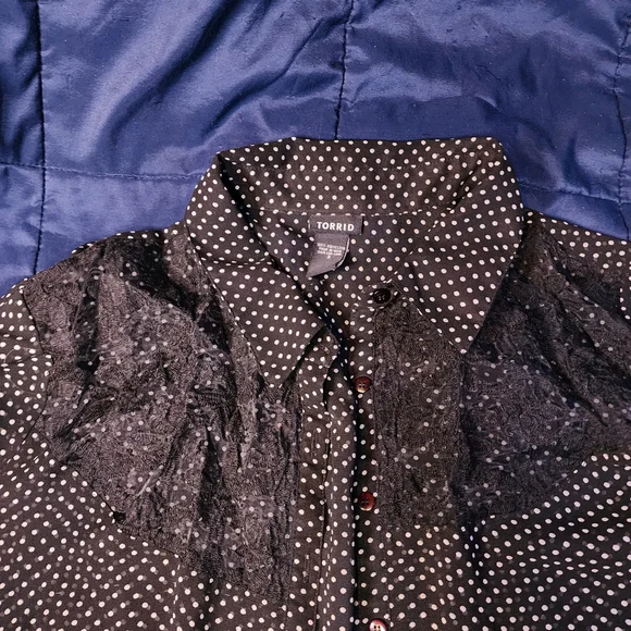 Torrid Black and White Polka Dot Button Down Shirt - Picture 2 of 3